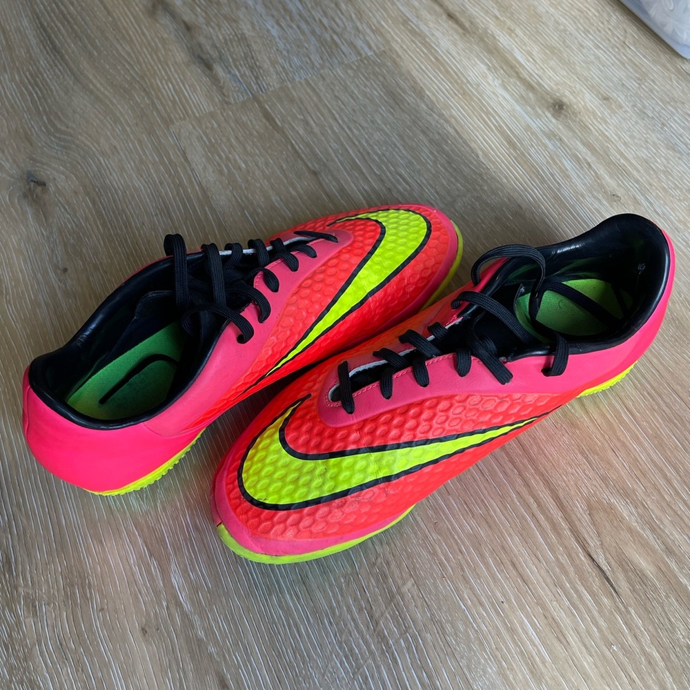 Women’s Nike Indoor soccer shoes